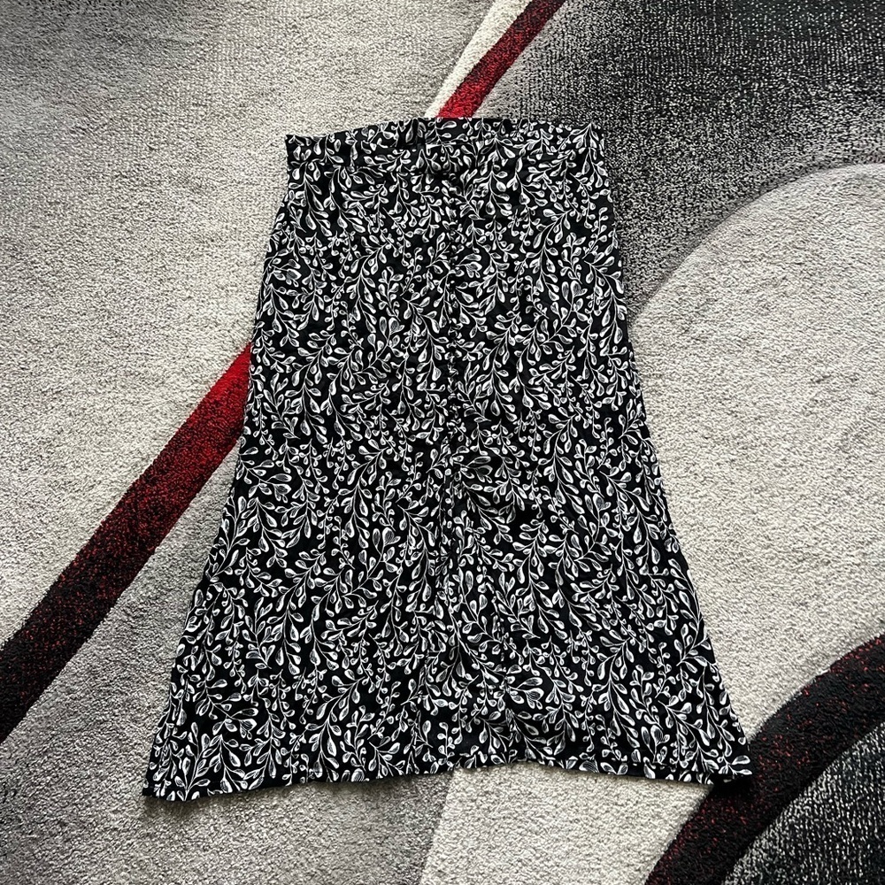 J. Jill Black And White A Line MIDI Skirt